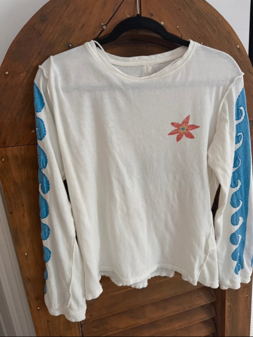 Free People White Long-Sleeve Graphic Tee with Blue & Red Waves - Picture 2 of 3